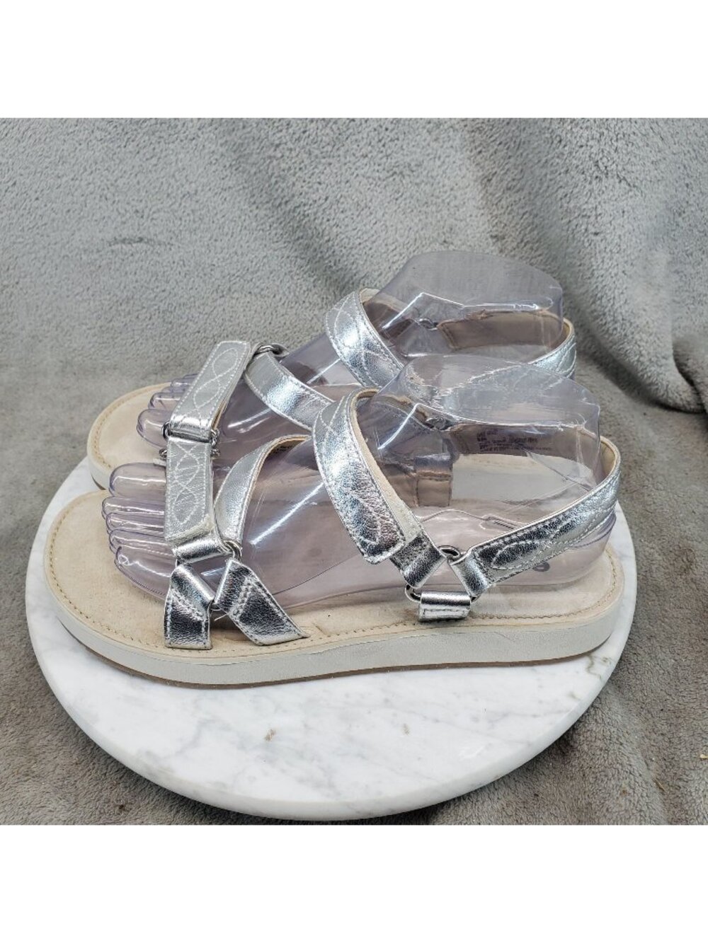 Earth Shoes Womens Size 8 Sylt Saba Silver Leather Sport Sandals